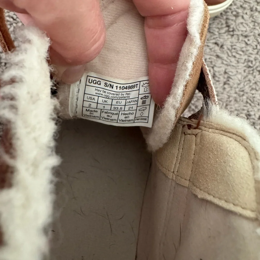 UGG boot boys size 2